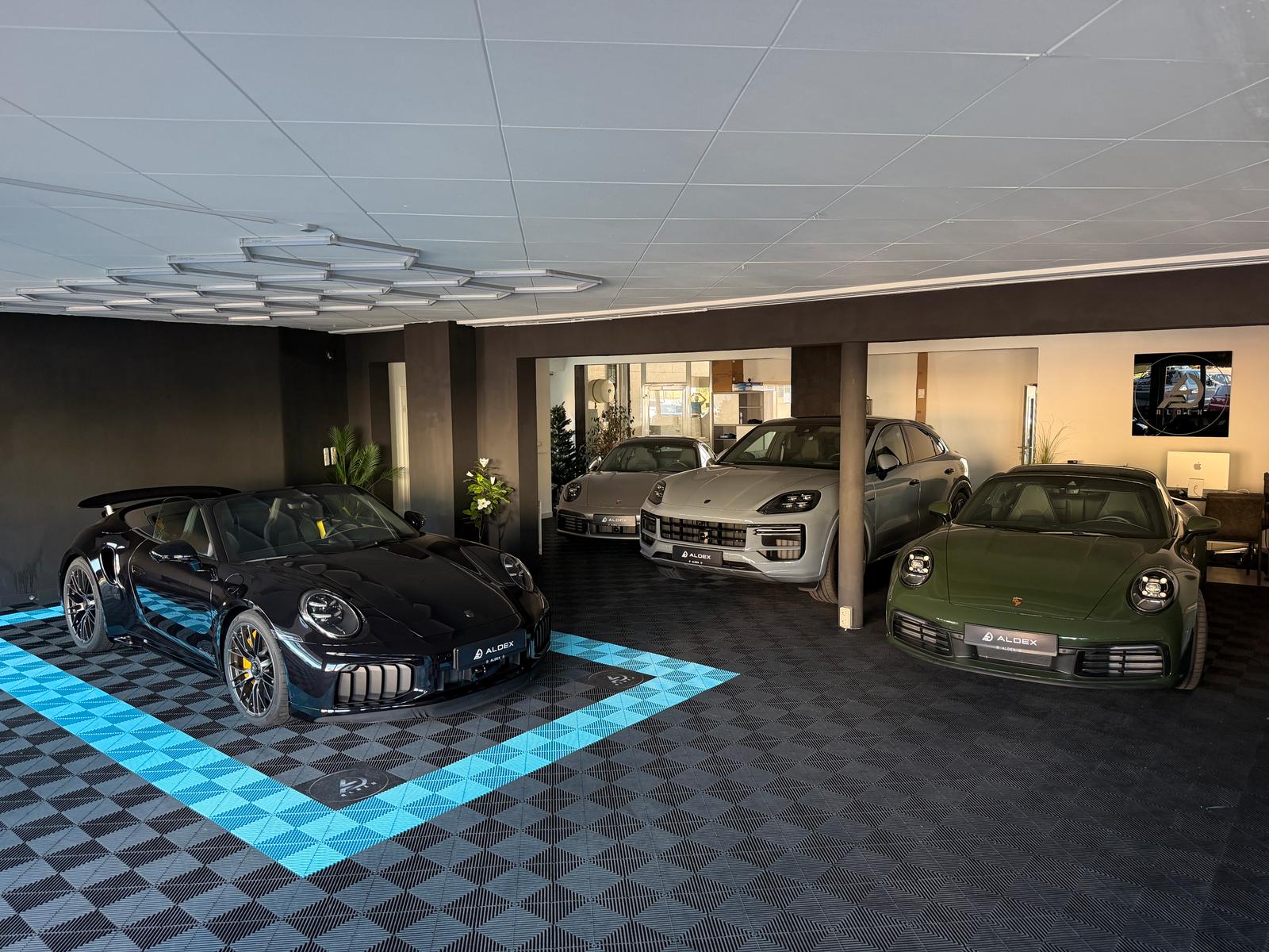 showroom-image-top