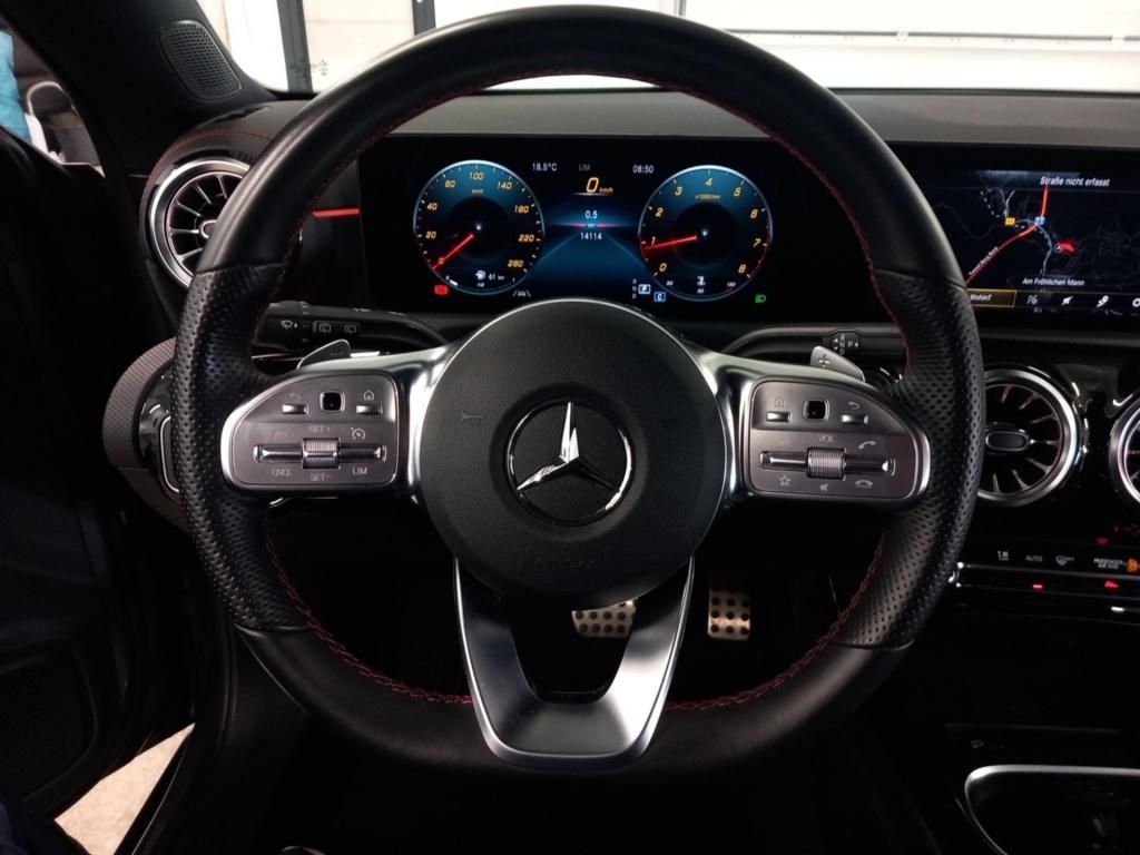 Fahrzeugabbildung Mercedes-Benz CLA 180 Shooting Brake *Navi*SpurH*LED*CarPlay