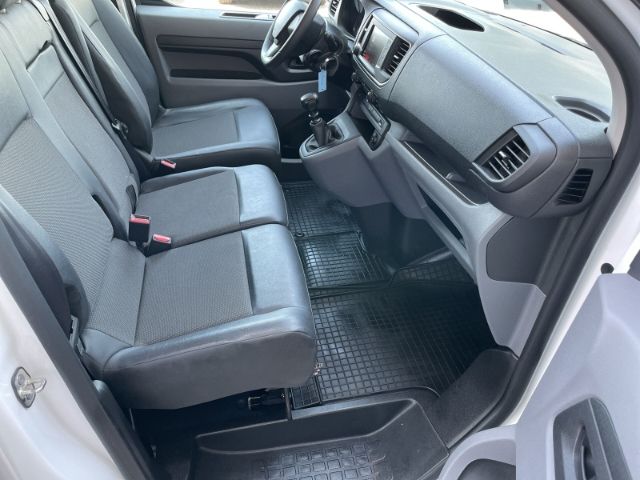Fahrzeugabbildung Citroën Jumpy 1.5 BlueHDi 100 Club M-L2H1 3-Sitzer, Rück