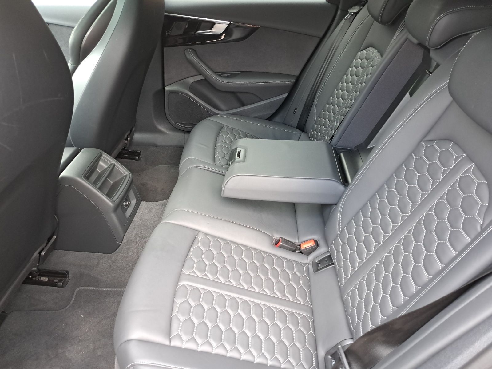 Audi RS4 - Bild 12