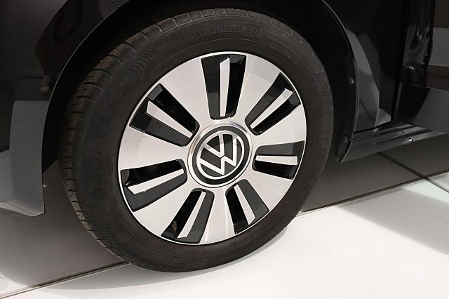 E-up! Style Plus 61kW SHZ BT CCS Winterräder