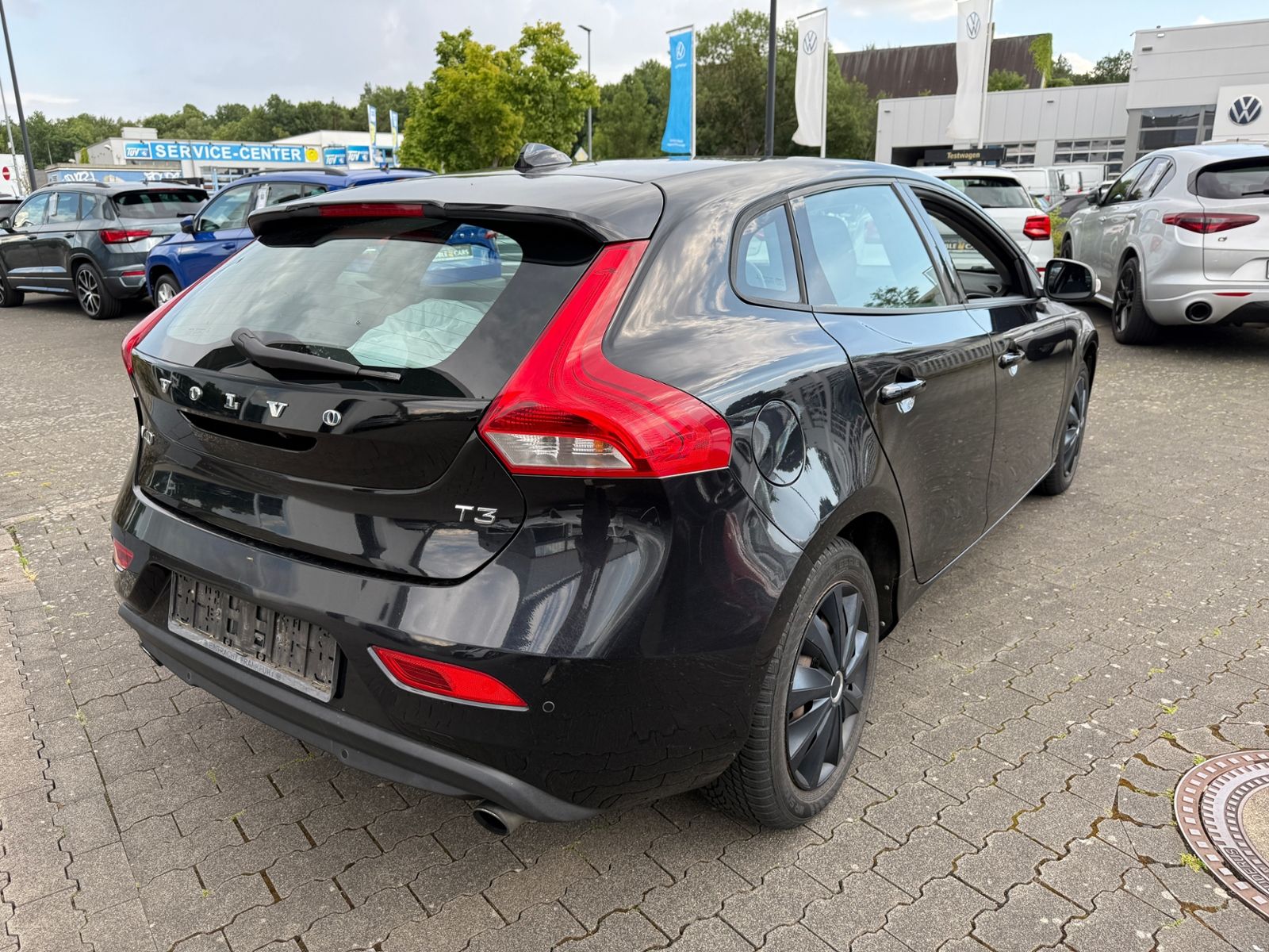 Fahrzeugabbildung Volvo V40 Kinetic RFK KLIMA ALU 8-Fach bereift