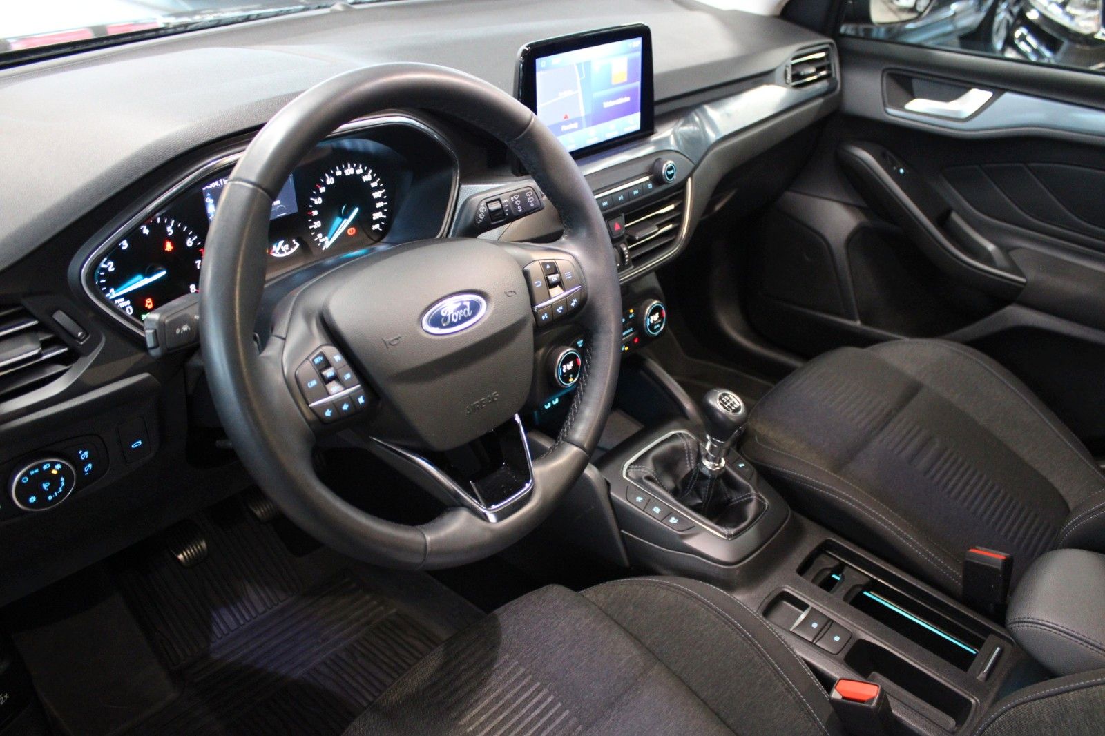 Fahrzeugabbildung Ford Focus Active Turnier LED NAVI WinterPaket CAM