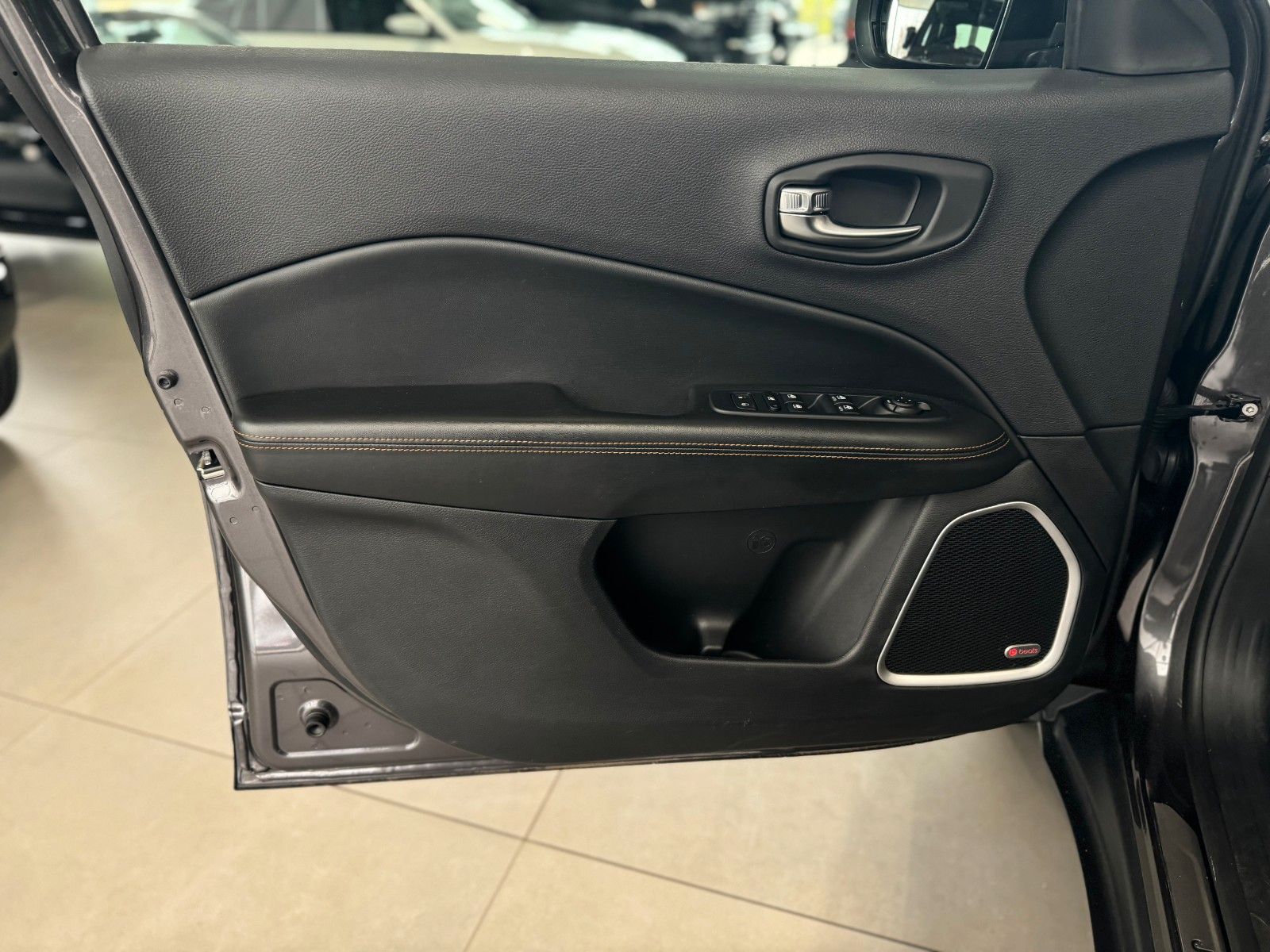 Fahrzeugabbildung Jeep Compass 1.4T Limited 4WD "Premium- + Sicht-Paket