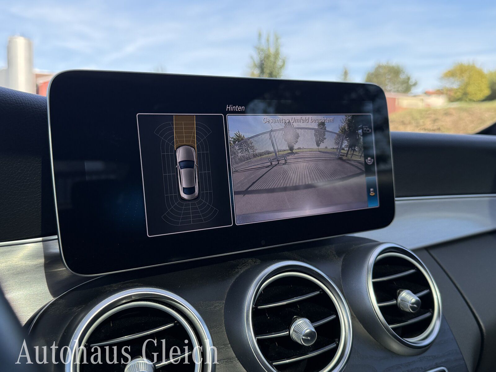 Fahrzeugabbildung Mercedes-Benz C 180 Coupe AMG-Line Interieur/Navi/LED