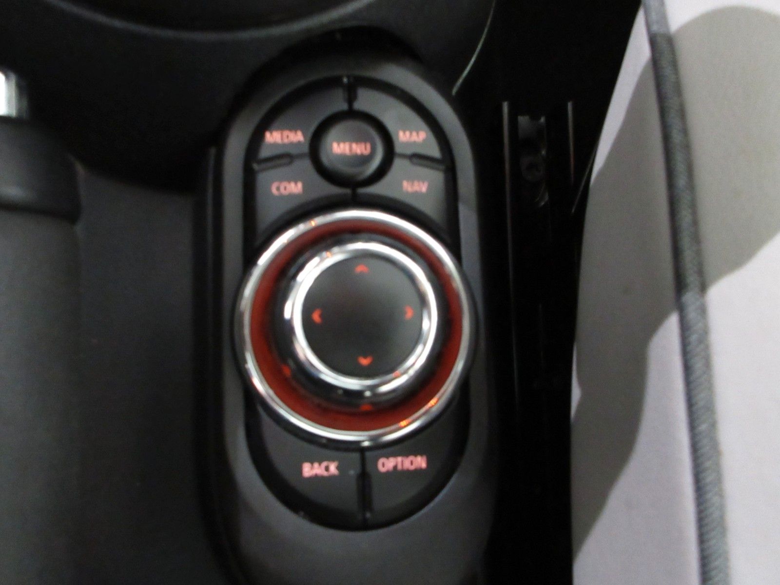 Fahrzeugabbildung MINI Mini Cooper Classic Trim LED/NAVI/SHZ/PANO/LEDER