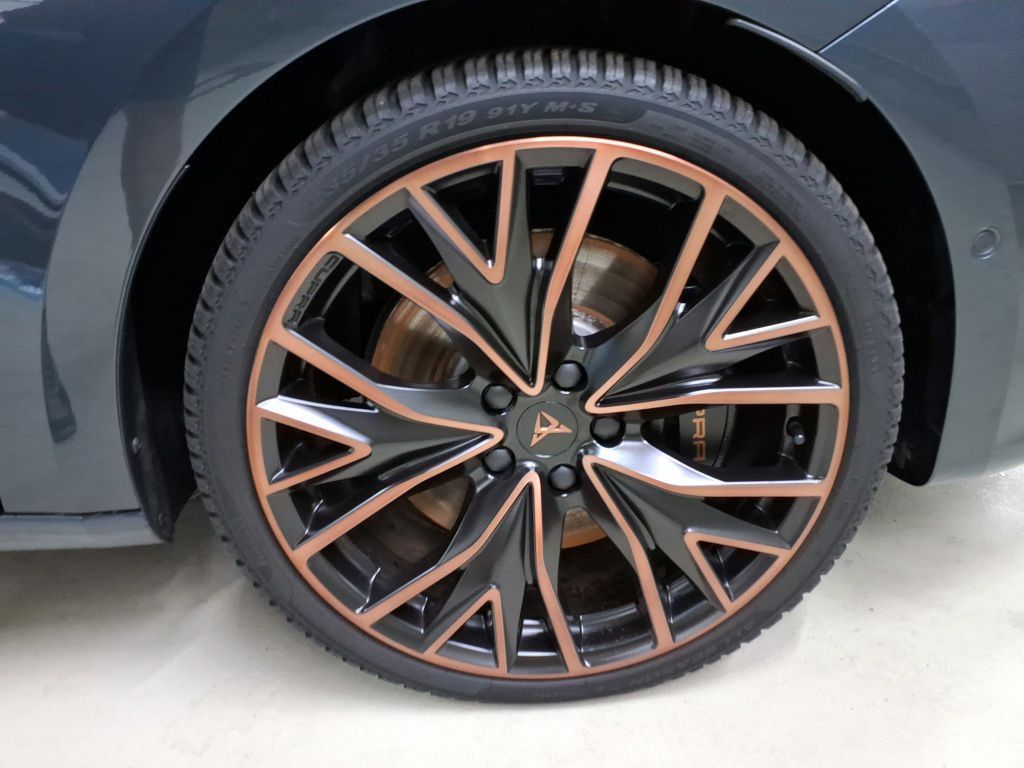 Cupra Leon 1.4 TSI e-HYBRID 180kW Tempo*PDC*RFK*Klima
