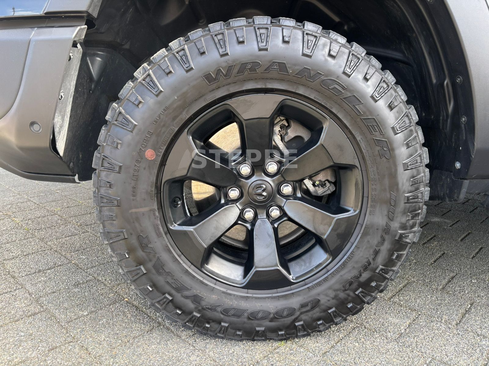 Dodge RAM 1500 REBEL 5,7V8 NIGHT ACC, Luftfed,AHK,360°