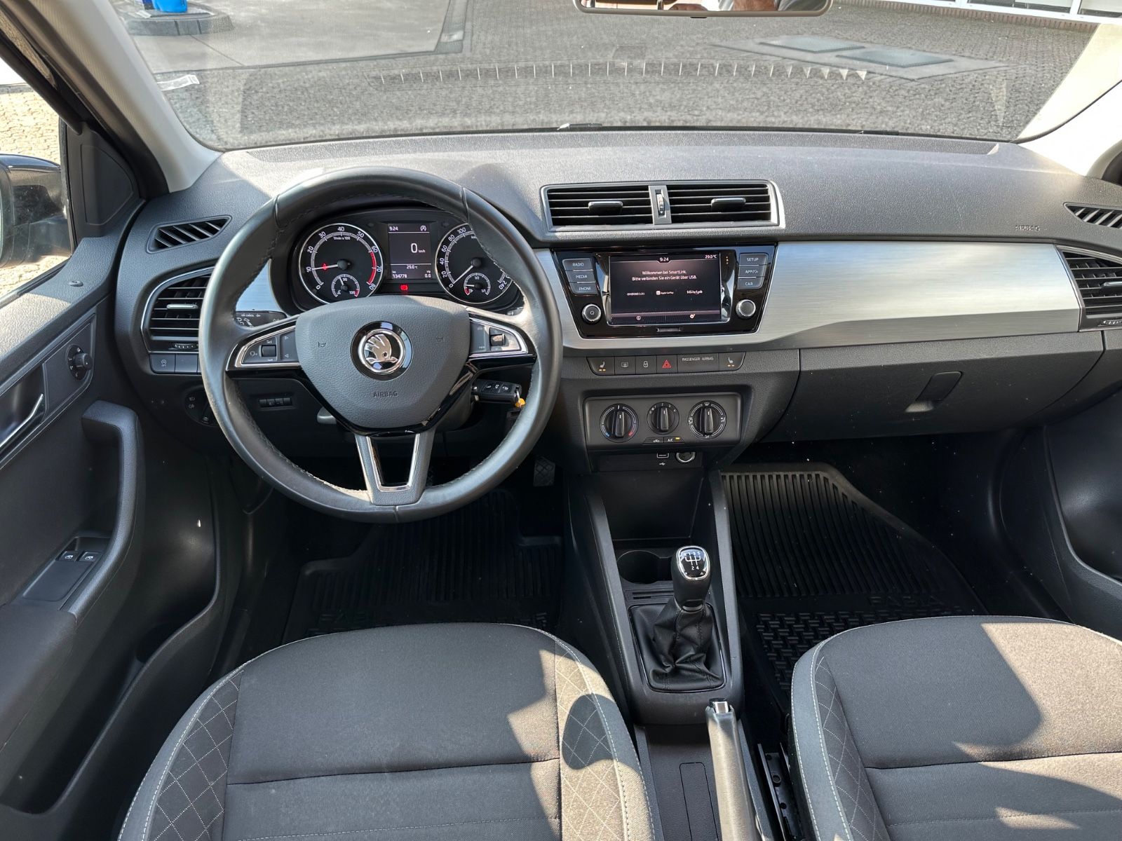 Fahrzeugabbildung SKODA Fabia Combi 1.0 TSI Ambition SHZG/BT/GJR/CarPlay