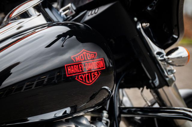 Fahrzeugabbildung Harley-Davidson ELECTRA GLIDE STANDARD FLHT - WENIGE KILOMETER