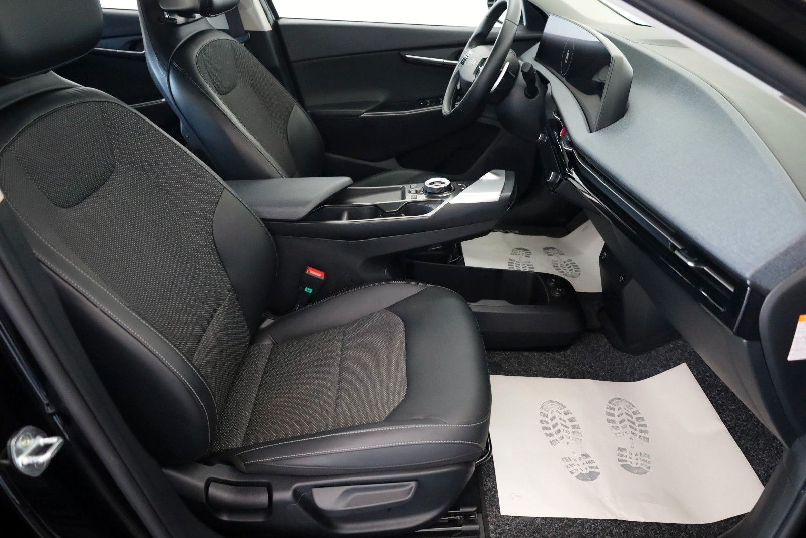 Fahrzeugabbildung Kia EV6 Air 77,4 kWh, Leder,Navi,LED,SH,Kamera,ACC