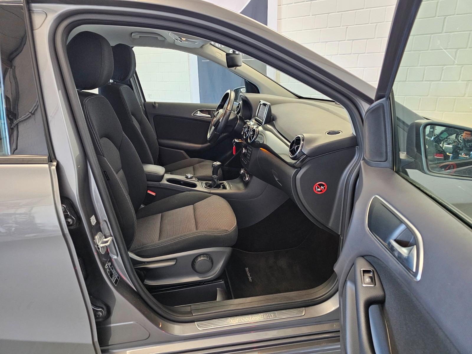 Mercedes-Benz B 180 + Navigation/4Season/SH/Klima/2.Hand