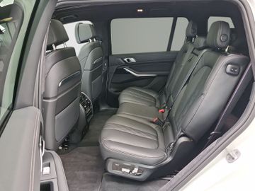 BMW X7 - 12