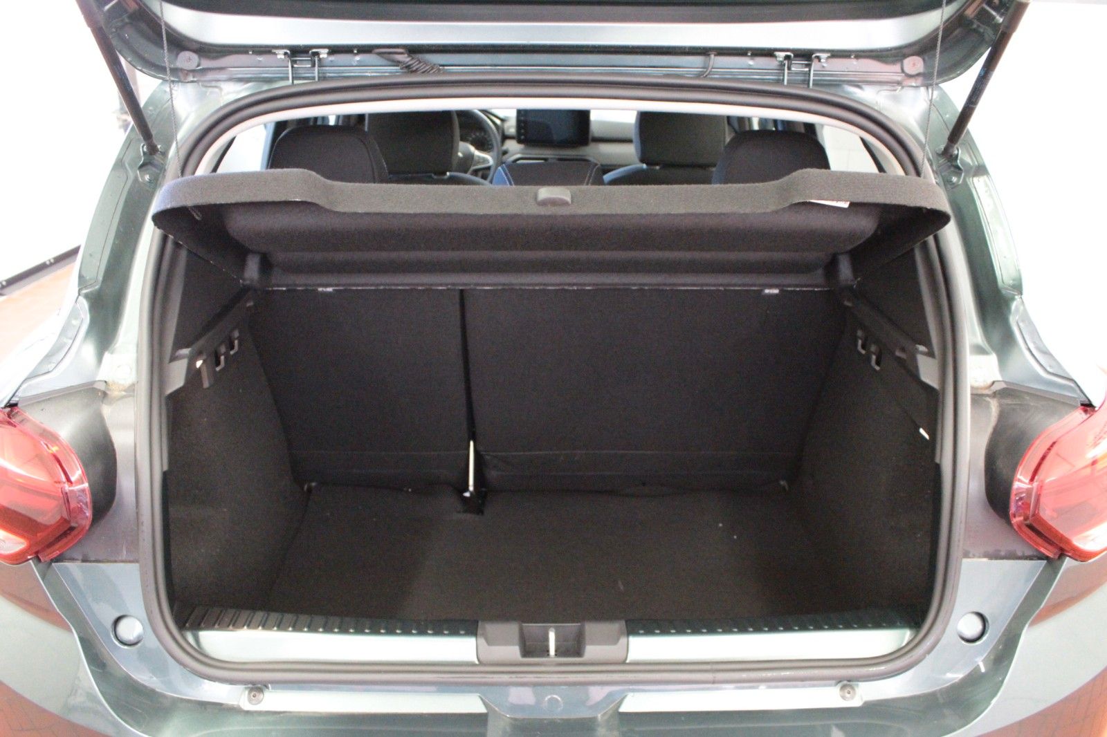 Fahrzeugabbildung Dacia Sandero TCe 100  ECO G Expression*Winterpaket*