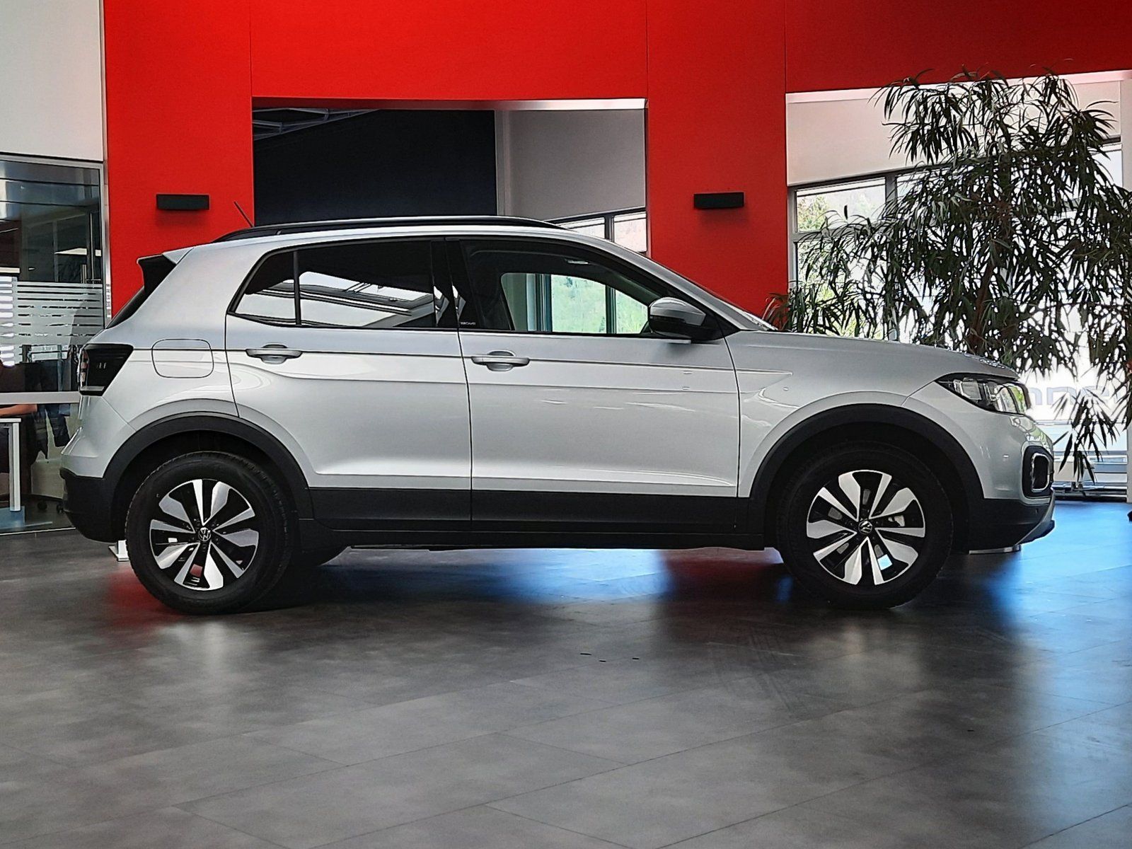 Fahrzeugabbildung Volkswagen T-Cross Move TSI *Navi*Einparkh.*Sitzhzg*App-Con