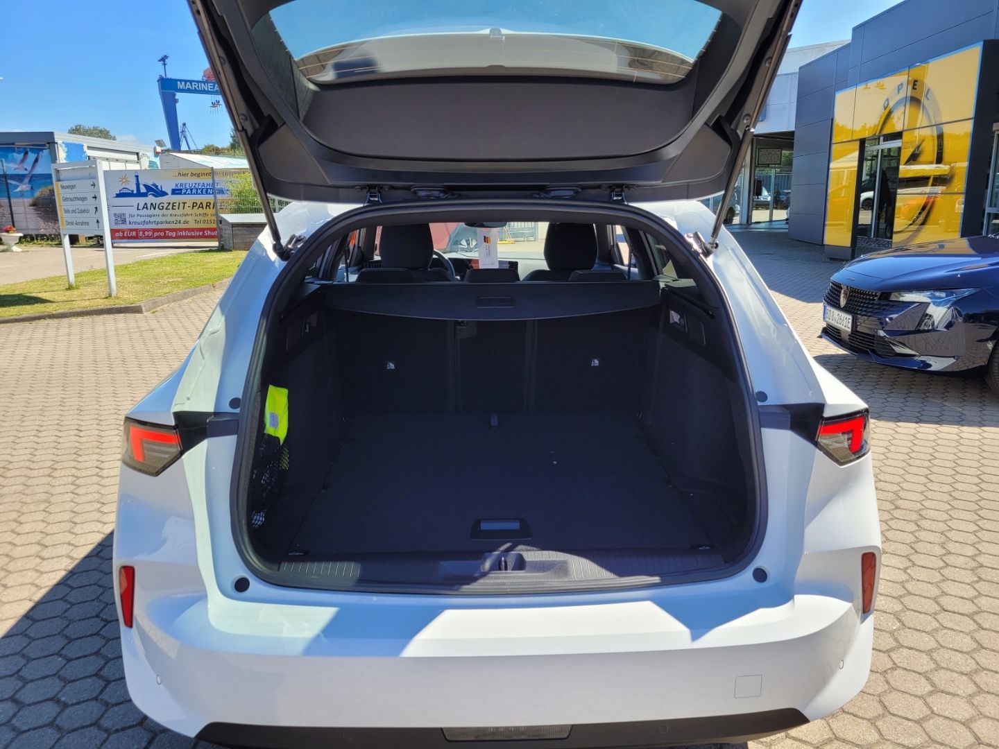 Fahrzeugabbildung Opel Astra L Edition Sports Tourer SHZ+LHZ+Allwetter