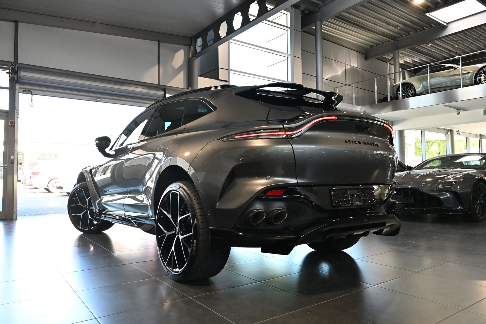 Aston Martin DBX 707 Magnetic Silver/Carbon/Standheizung/AHK imagem 2