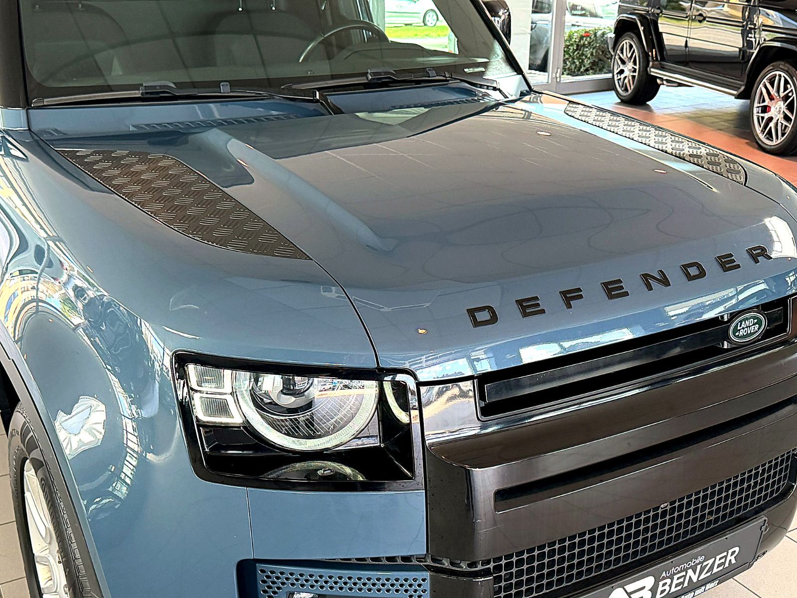 Fahrzeugabbildung Land Rover Defender 110 Hard Top S/3-SITZE/NAVI/LEDER/360''