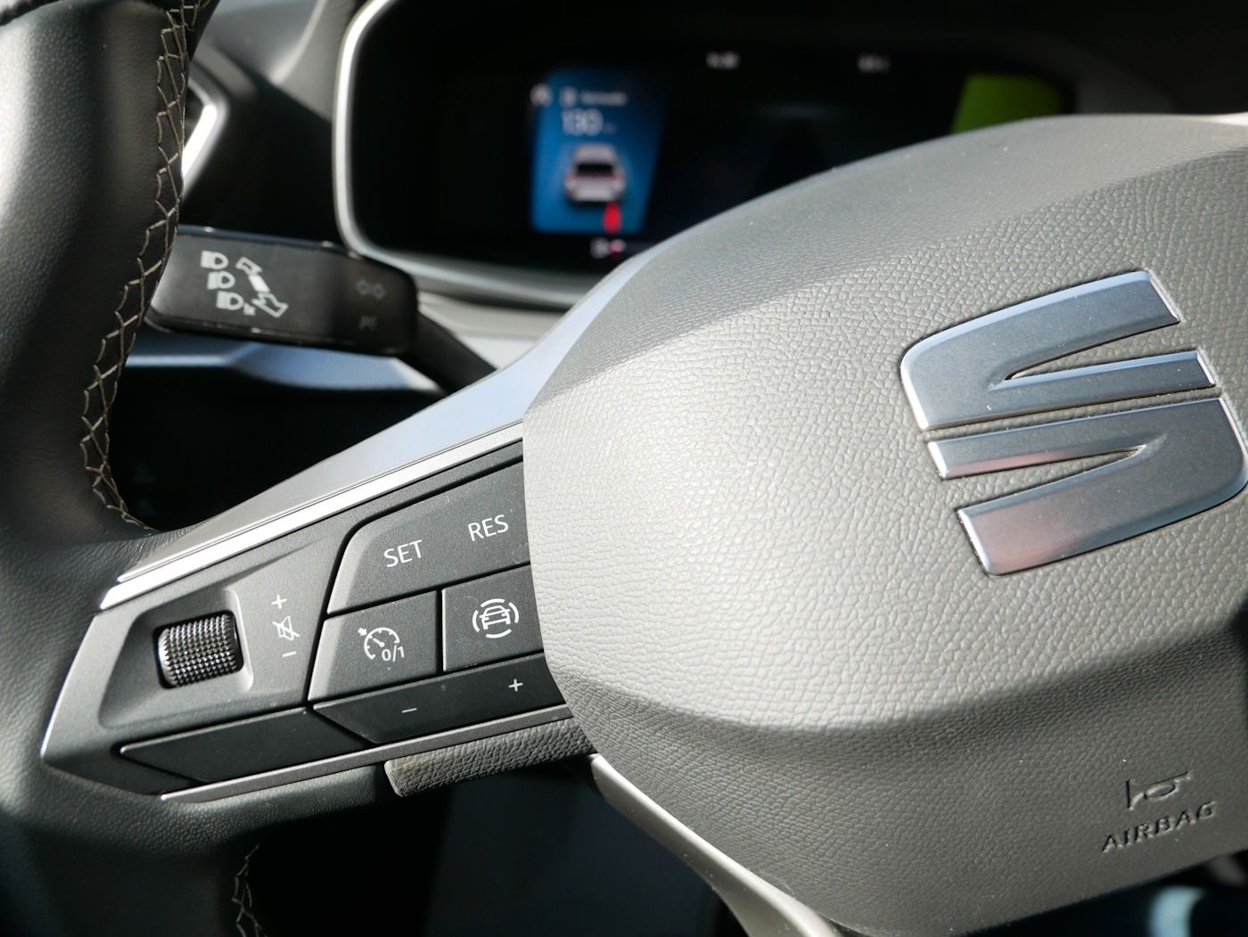 Fahrzeugabbildung SEAT Leon 1.5 TSI Style LED PDC DAB 3-Zonen Klima