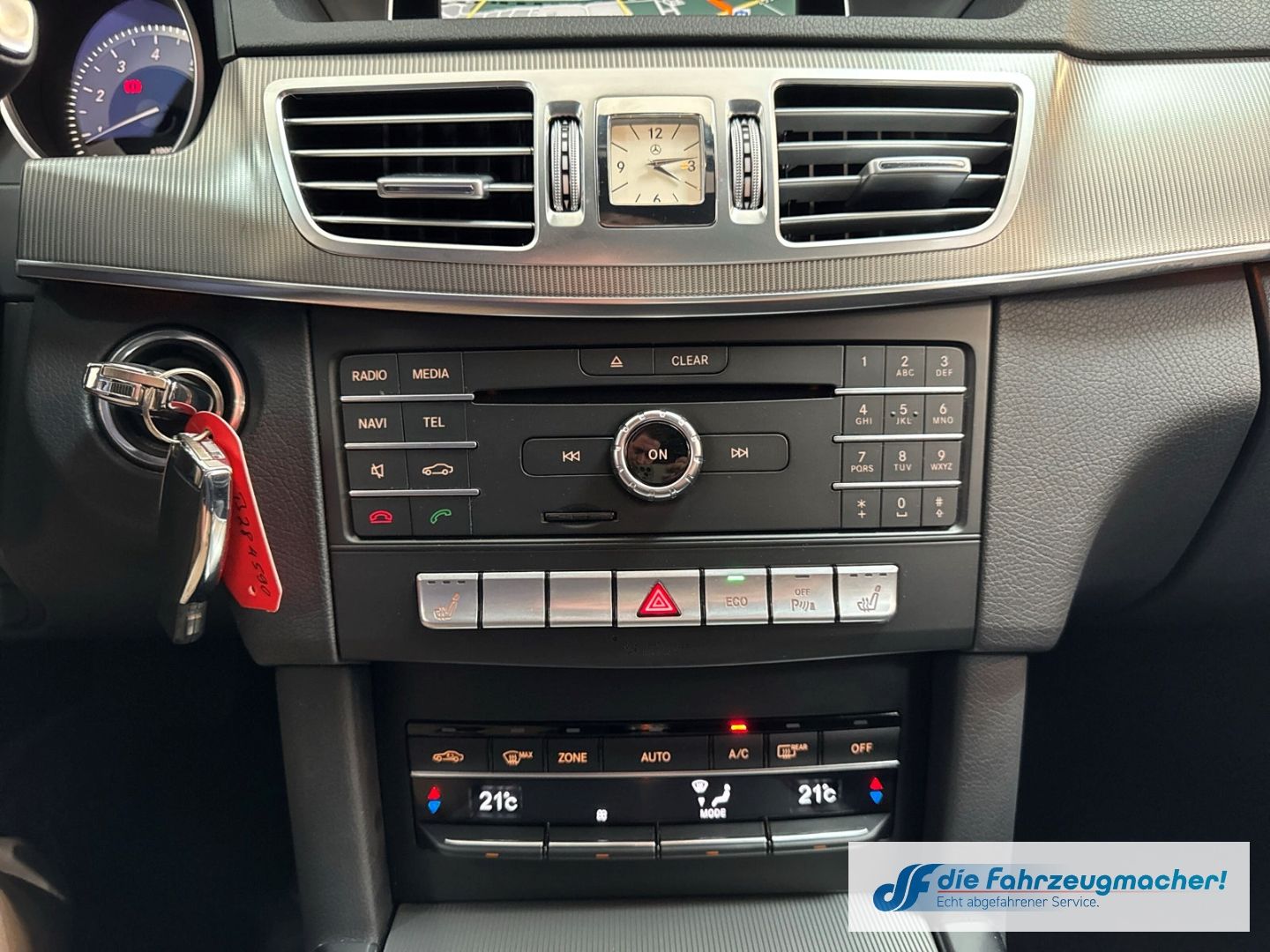 Fahrzeugabbildung Mercedes-Benz E 200 CGI BlueEf.Avantgarde LED Klimaaut Ambient