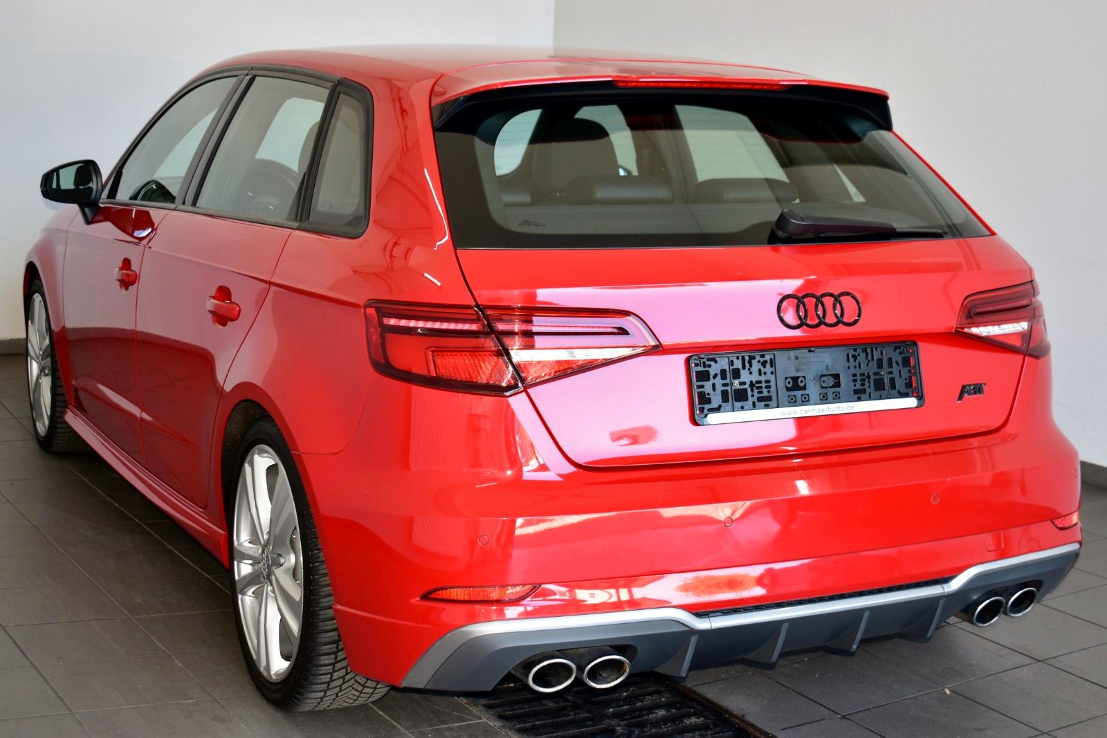 Fahrzeugabbildung Audi S3 Sportback 2.0 TFSI quattro T.Leder,LED,PDC