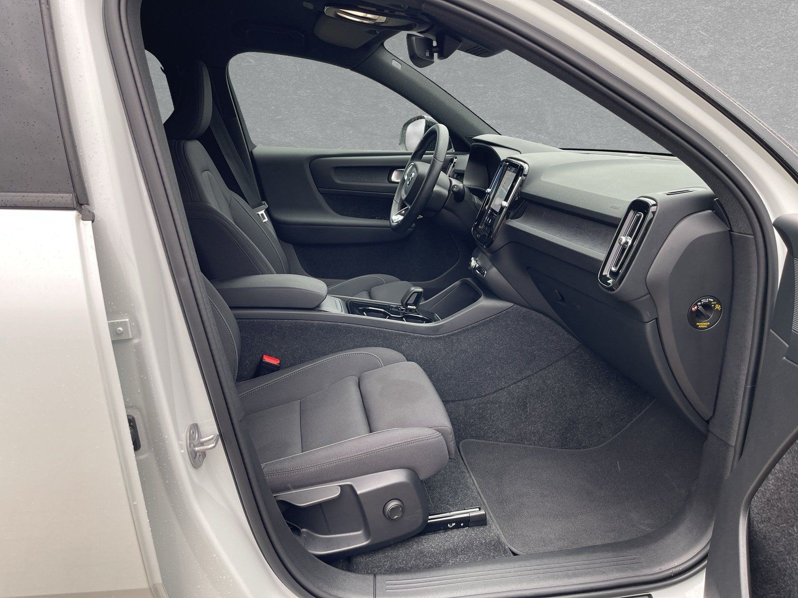 Volvo XC40 Recharge Pure+AHK+GJR.+Winter Paket+etc. imagem 3