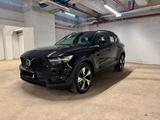 Volvo XC40 B4 R Design DCT R Design, 8-fach bereift - Volvo XC40 von privat
