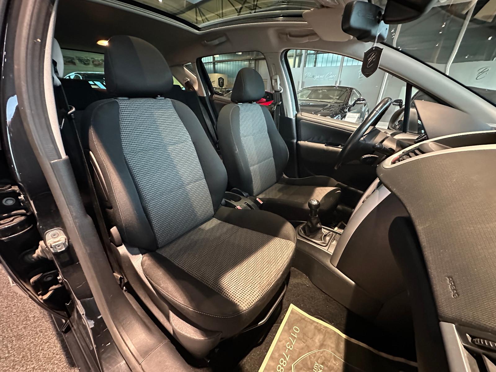 Peugeot 207 2010 — photo 15