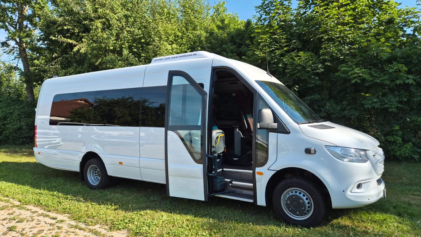 Mercedes-Benz 517 Lord Comfort XXL Lagerfahrzeug 23 SS