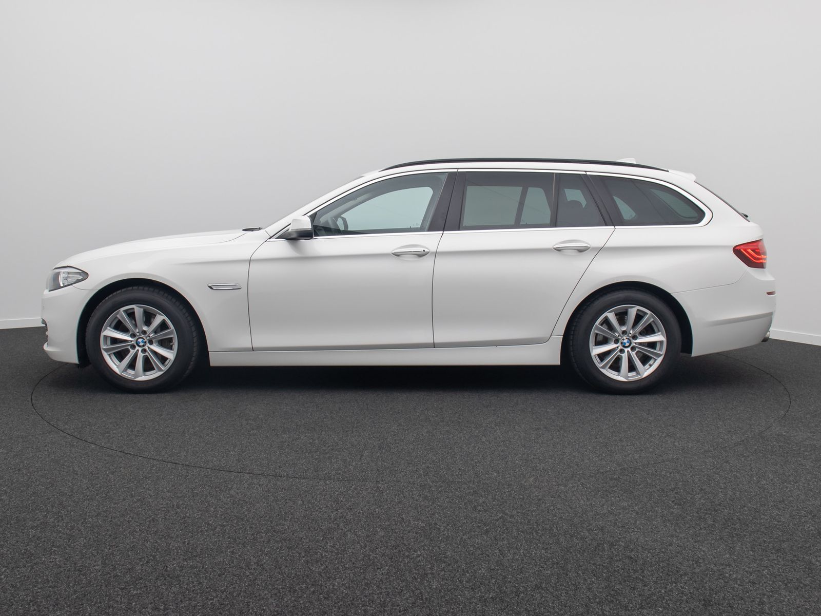 Fahrzeugabbildung BMW 525d xD H/K AHK 4xKlima GeschwindigReg PDC