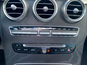 Bild 18 Mercedes-Benz C 200 Cabrio*AT9*2xAMG-LINE*LED*SHZ*AIRSCARF*