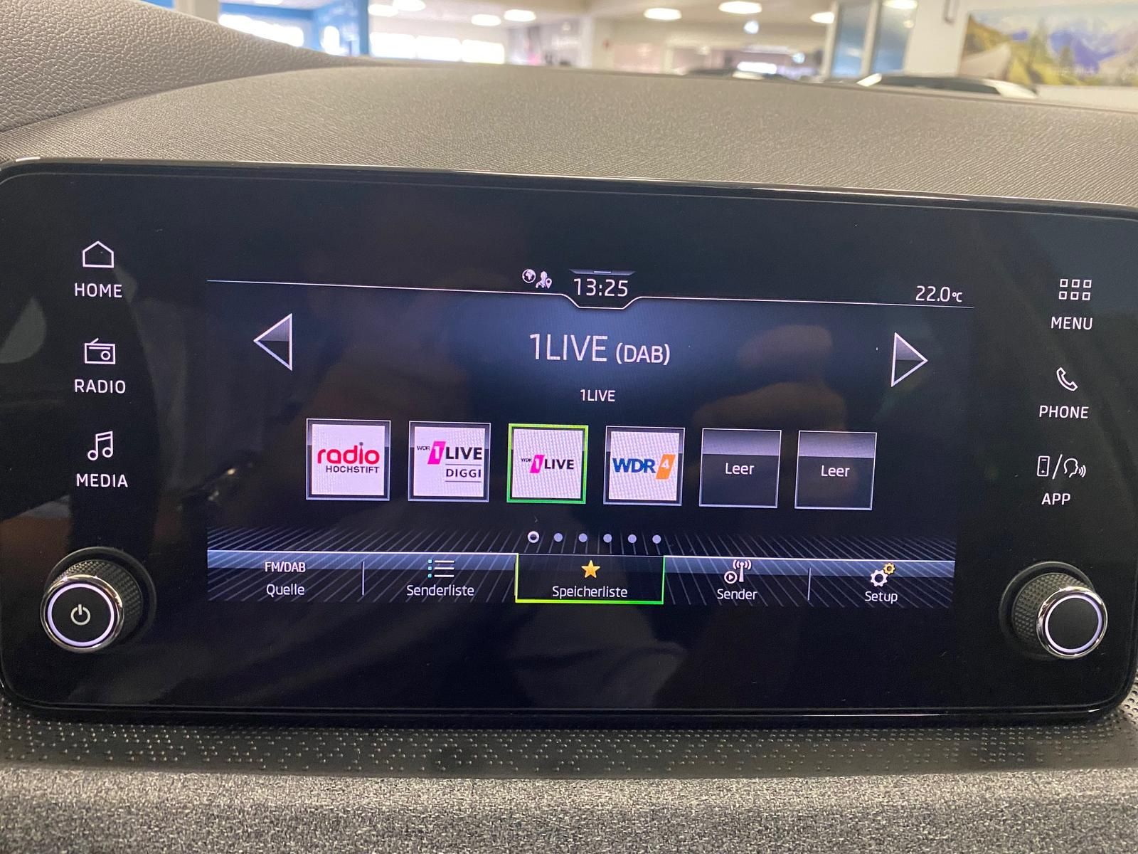 Fahrzeugabbildung SKODA Scala 1.0 TSI Selection APP+KLIMA+RFK+SITZHEIZ++