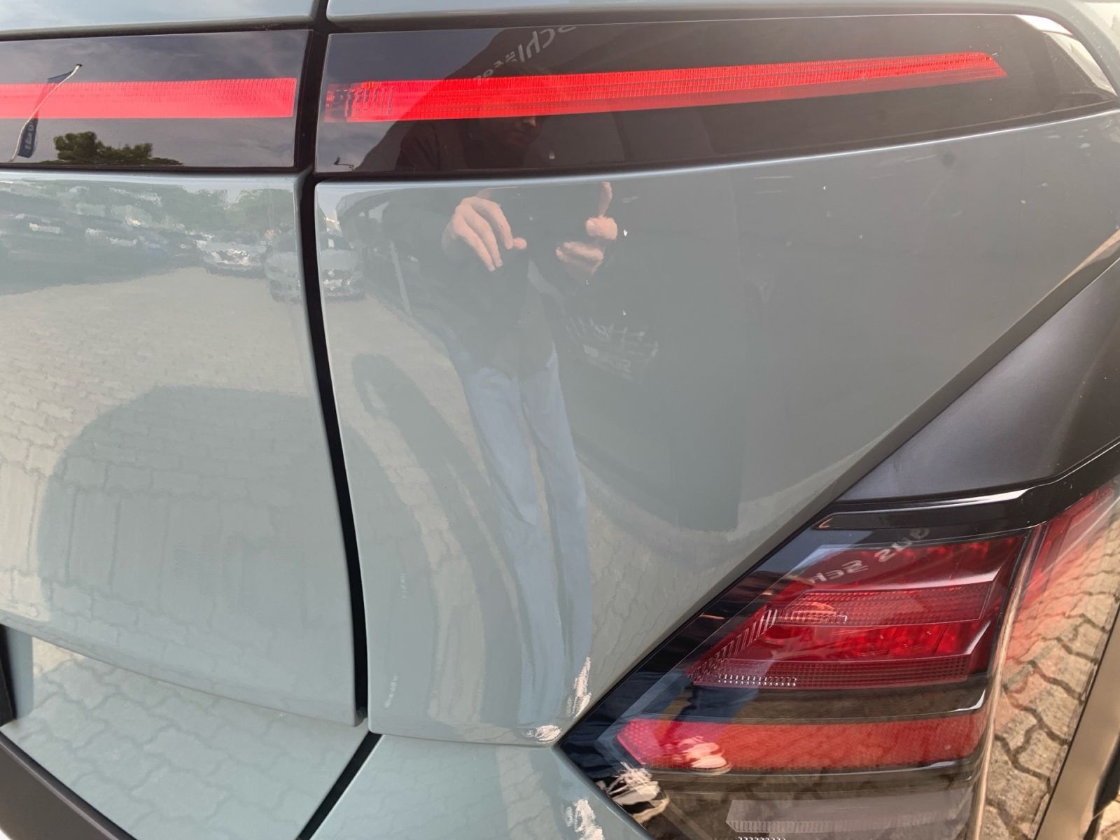 Fahrzeugabbildung Hyundai KONA 1.6 T-GDI 7-DCT Prime el.SD Leder