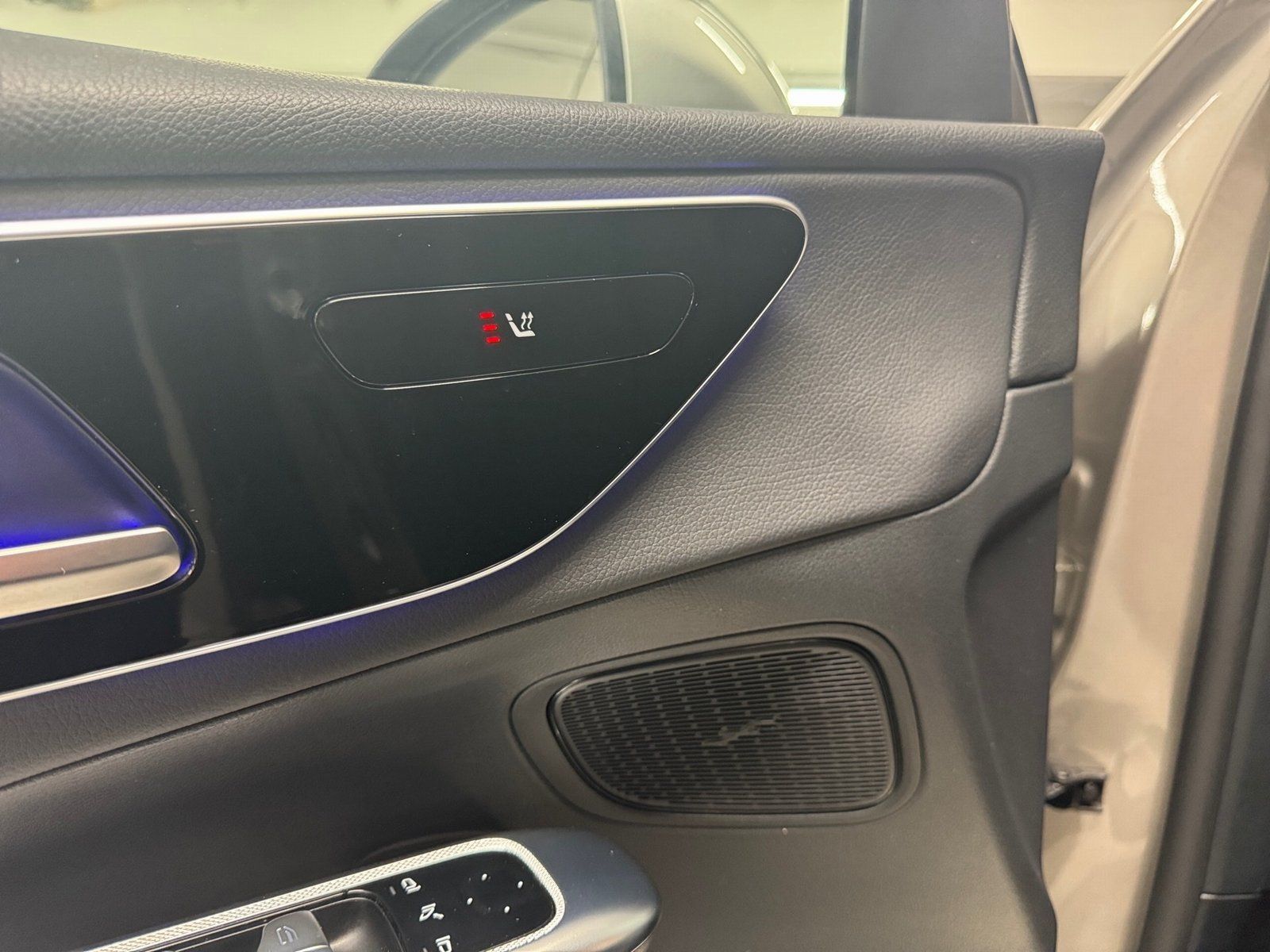 Fahrzeugabbildung Mercedes-Benz GLC 220 d 4M*Avantgarde*Distronic*AHK*DigiLight