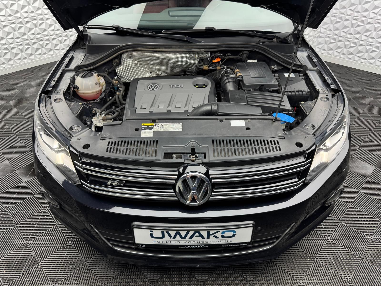 Fahrzeugabbildung Volkswagen TIGUAN 2.0 TDI R-LINE/4MOTION/STHZ/AHK/PANO/DYNA
