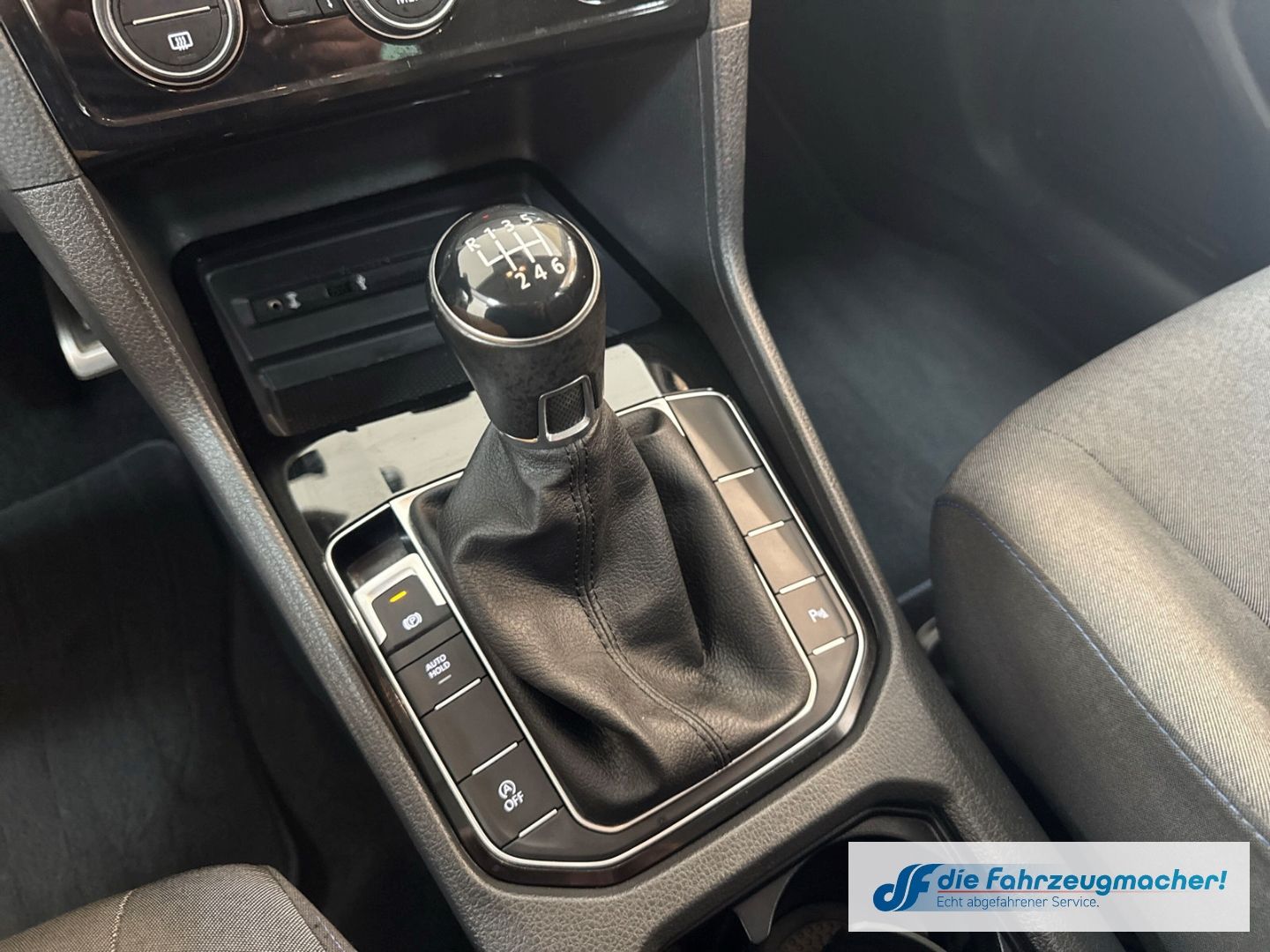 Fahrzeugabbildung Volkswagen Golf Sportsvan VII Join Navi Dyn. Kurvenlicht AC