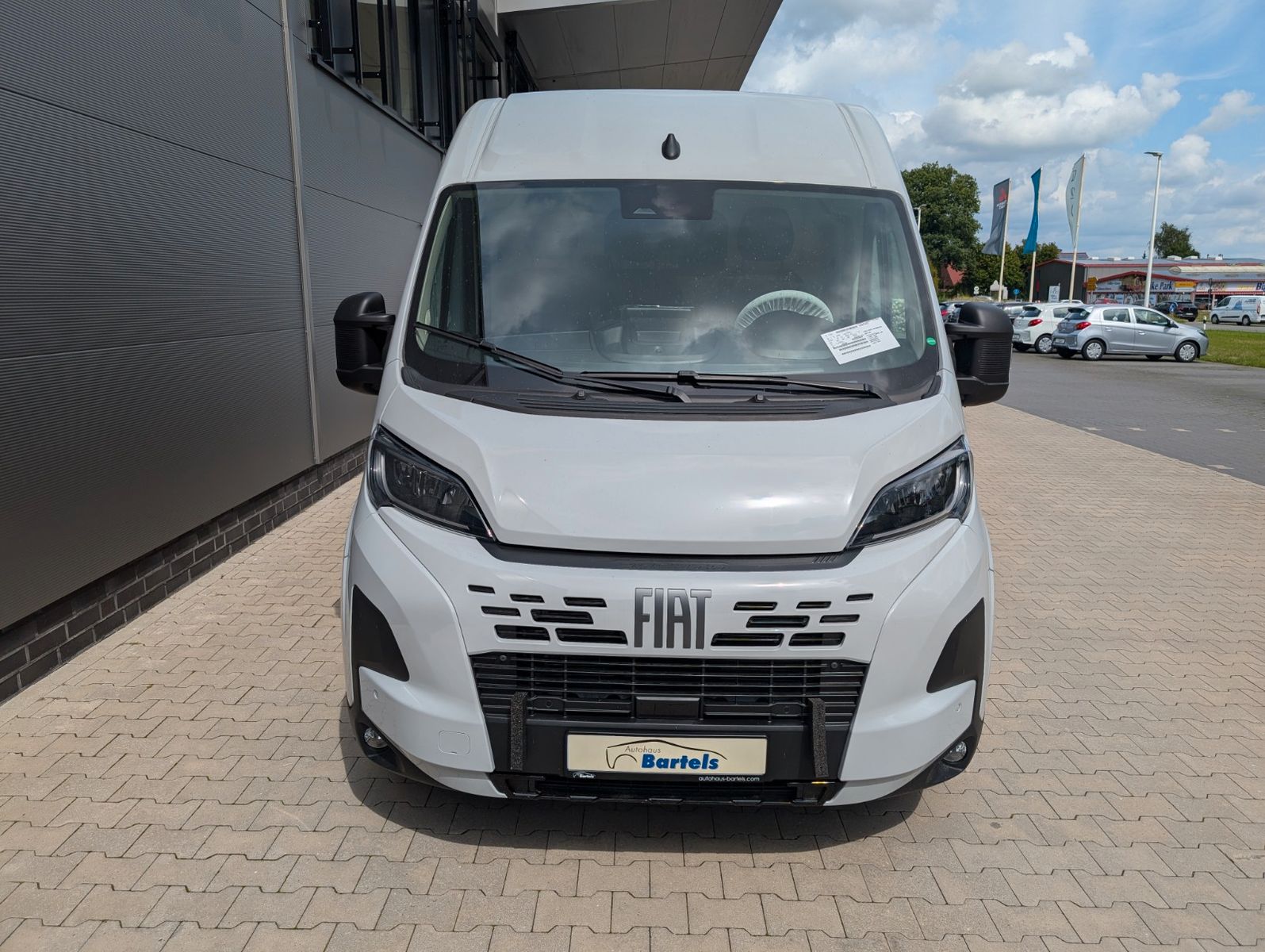 Fahrzeugabbildung Fiat Ducato H2 Kastenwagen 35 L4H2 180 Multijet Maxi