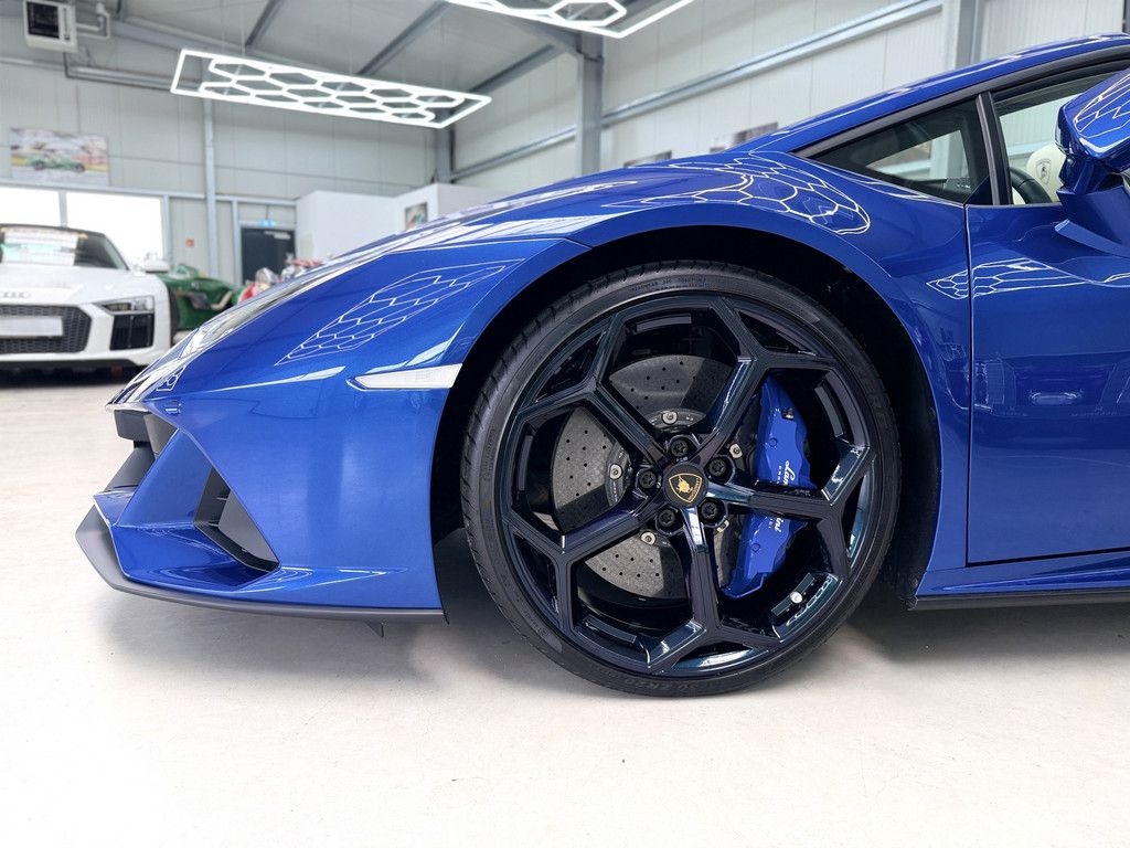 Lamborghini Huracan EVO Spyder AWD Blu Sideris Lift Kamera foto 17