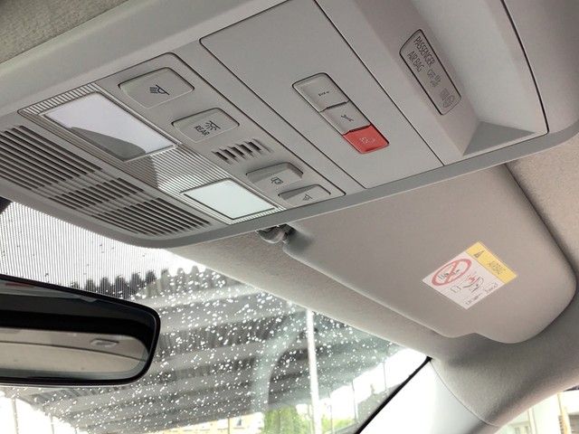 Fahrzeugabbildung Volkswagen T6.1 Transporter TDI Kasten SHZ AHK RFK GRA KLIM