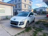Peugeot 3008 Premium AHK-Pano-Klima- - Peugeot 3008 Premium mit Benzin-Antrieb