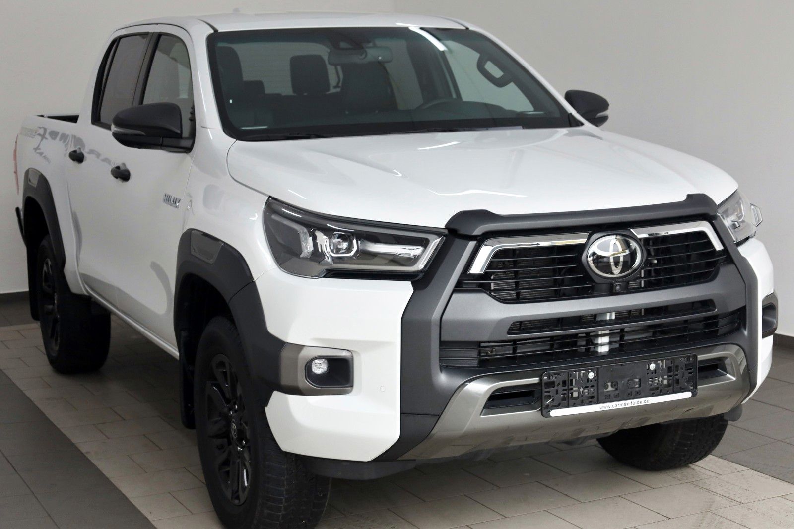Fahrzeugabbildung Toyota Hilux 2.8 D-4D Invincible,DOKA,ACC,Leder,Nav,AHK
