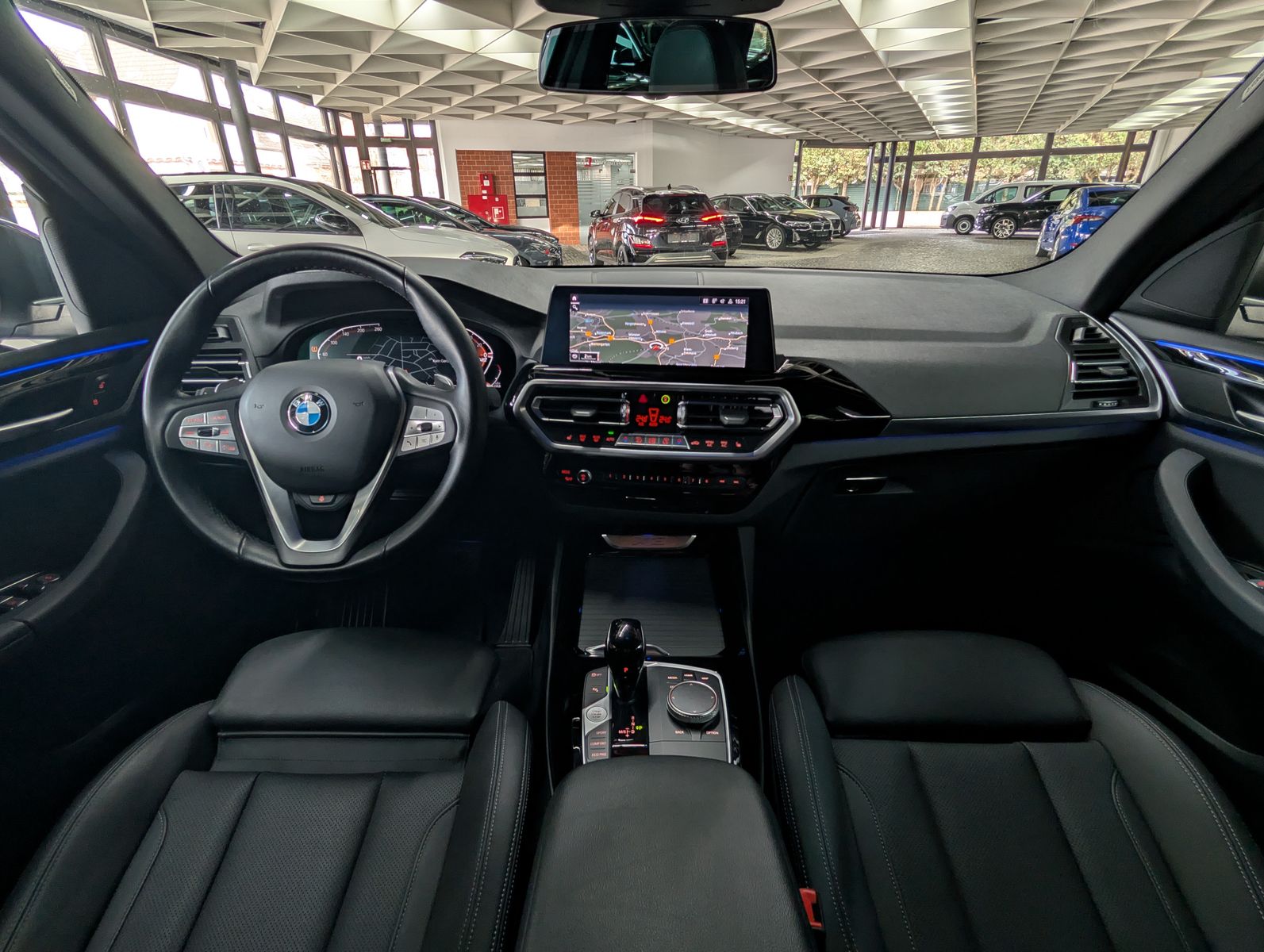 Fahrzeugabbildung BMW X3 xDrive 20d AHK LEDER StHz ACC LED KAM HIFI