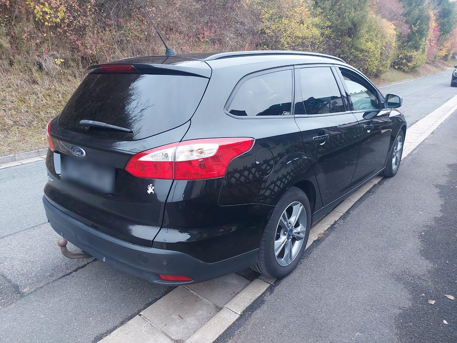 Ford Focus 2014 — interior