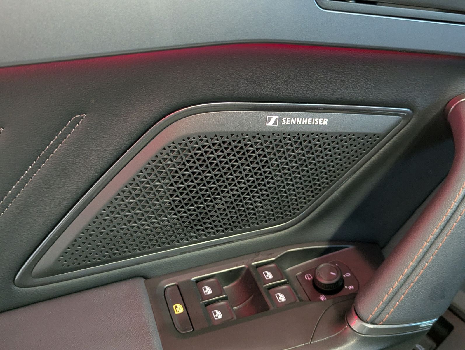 CUPRA Formentor 1.5 eTSI Leder Sennh DCC Kamera Matrix - Image 22