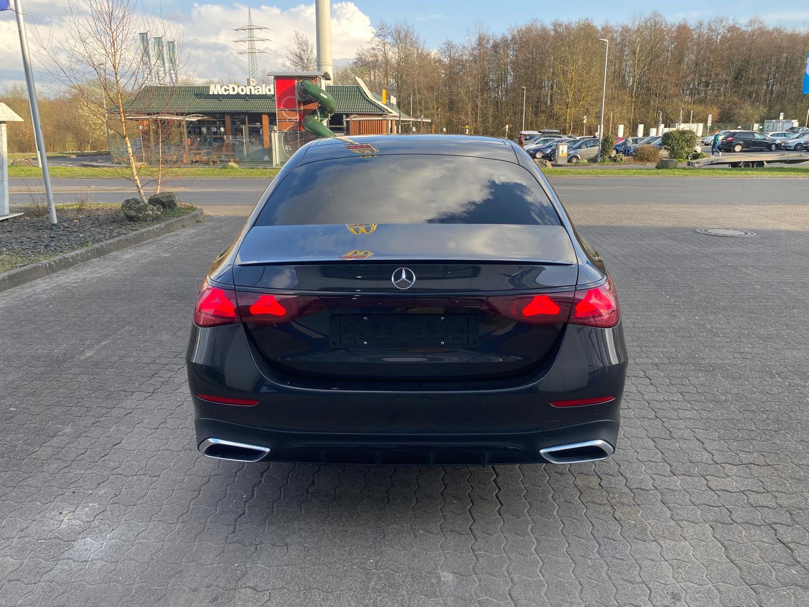 Mercedes-Benz E 220 E Limousine E 220 d AMG Line
