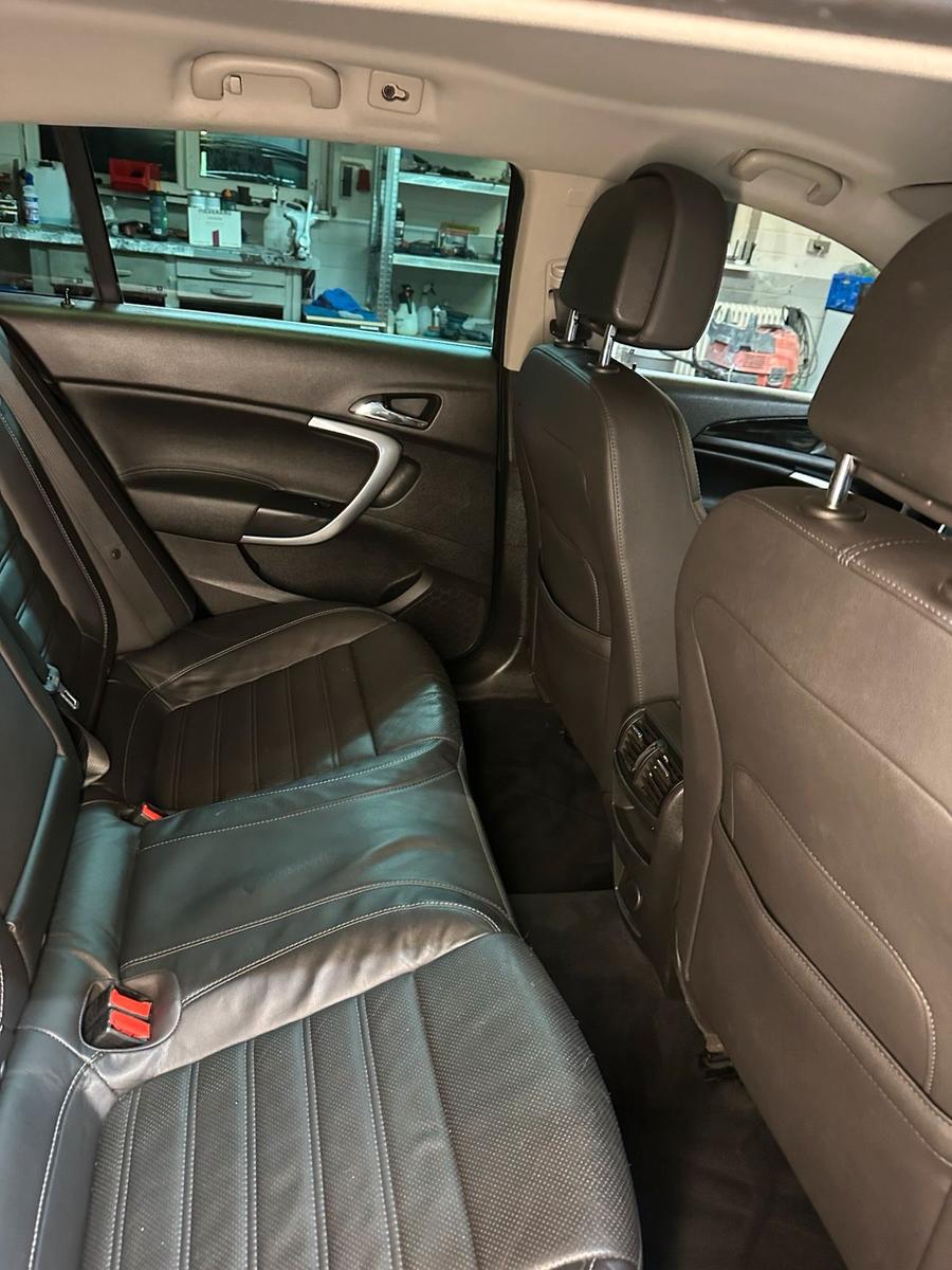 Opel Insignia 2009 — photo 11