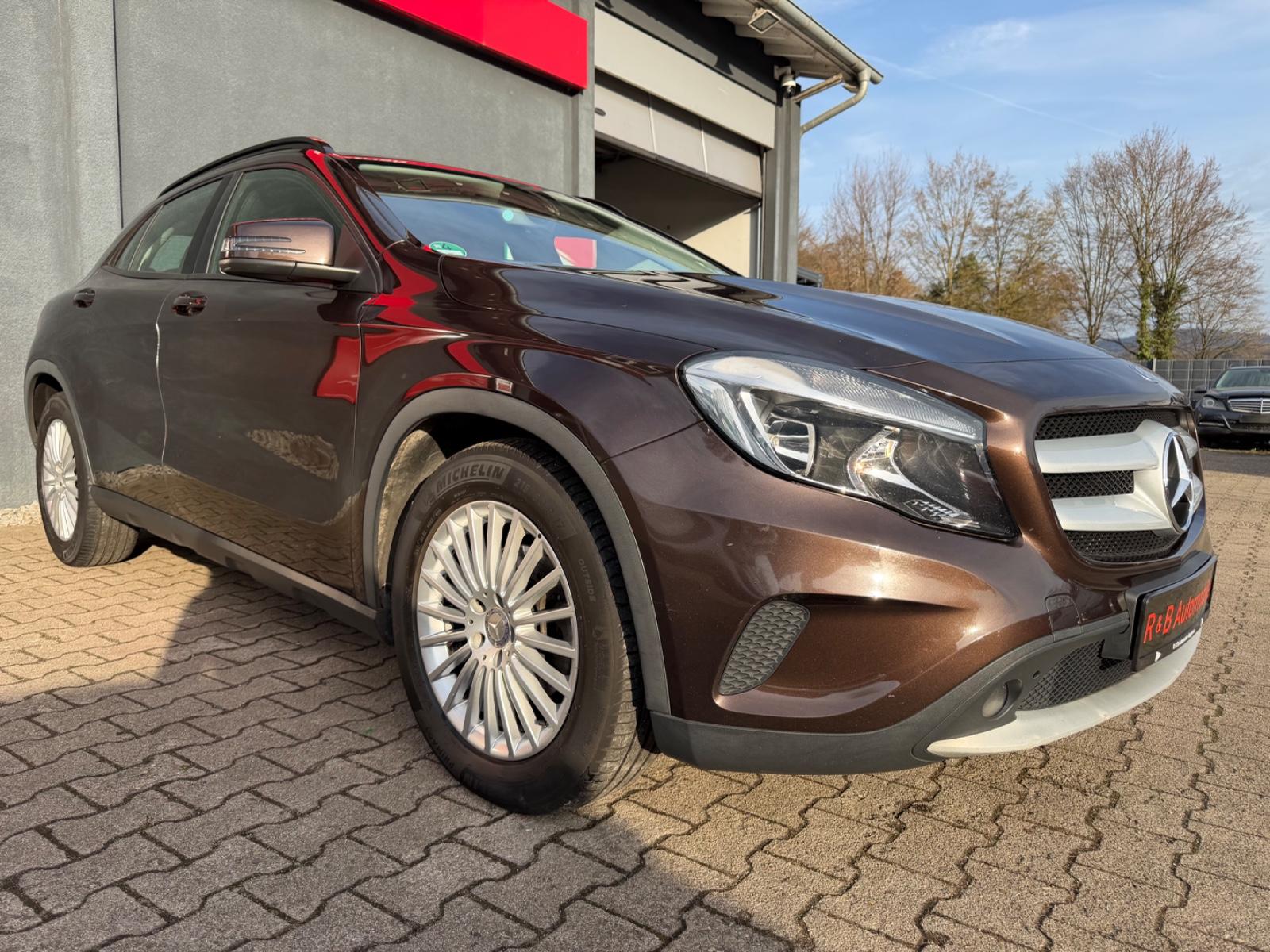Mercedes-Benz GLA 220 CDI / d 4Matic*RFK*Fahrassistenz-System
