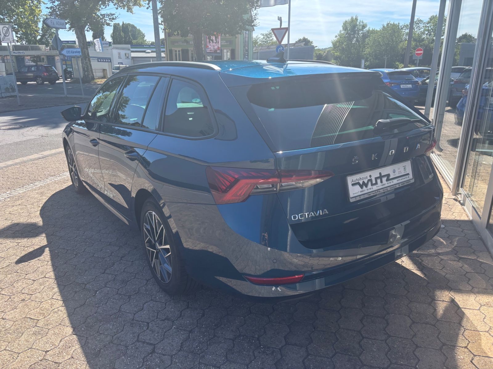 Fahrzeugabbildung SKODA Octavia Combi 2.0 TDI 4x4 KAM AHK