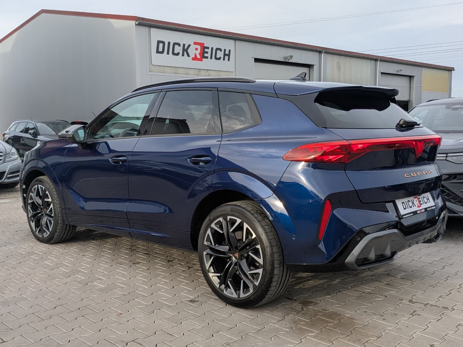 Fahrzeugabbildung CUPRA Terramar 2.0 TSI 4D VZ HUD*MATRIX*PANO*DCC*20"