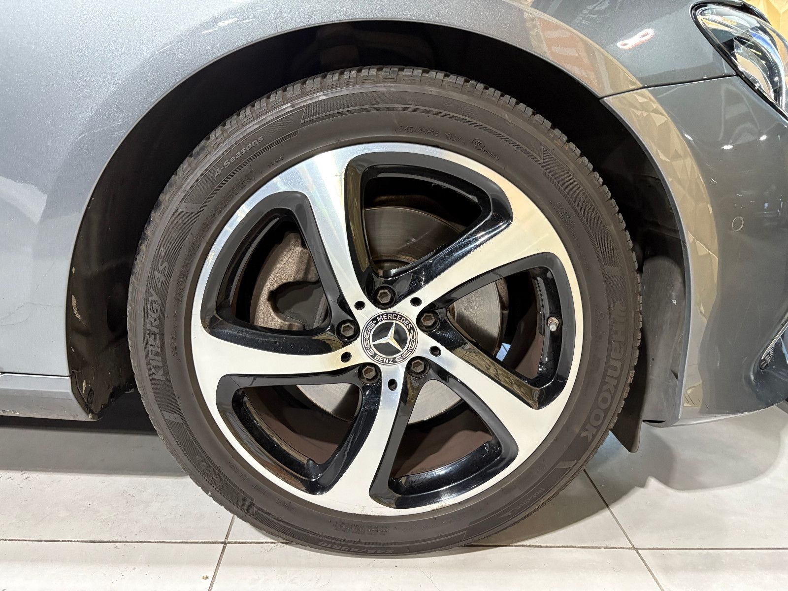 Fahrzeugabbildung Mercedes-Benz E 200 Lim./PANO/AMBIENTE/APPLE/SHZ/KLIMA/